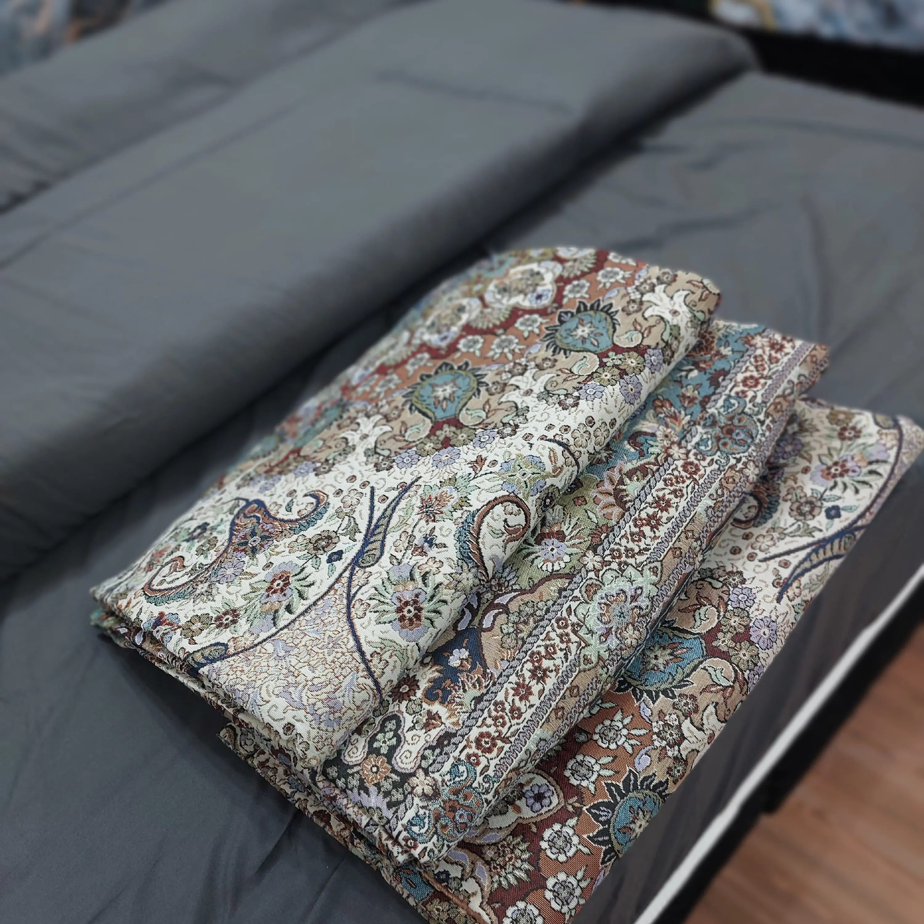 روفرش ابریشم بافت 6 متری نرگس یزد  کد 822